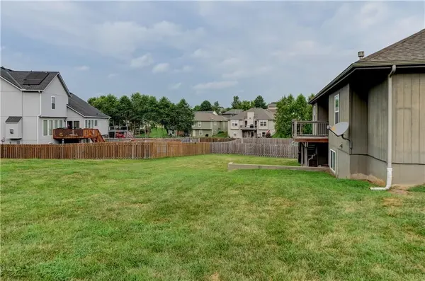 599 Linda CT, Liberty, MO 64068