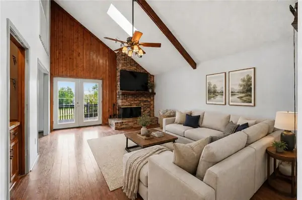 701 NE Burning Tree ST, Lee's Summit, MO 64064