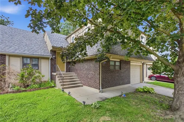 2811 NW 4th Street TER, Blue Springs, MO 64014