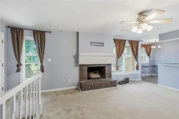 2811 NW 4th Street TER, Blue Springs, MO 64014