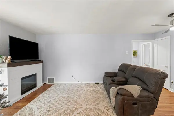 5056 NE Marvin RD, Kansas City, MO 64118