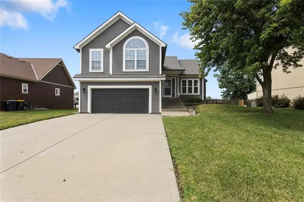 10904 N Manchester AVE, Kansas City, MO 64157