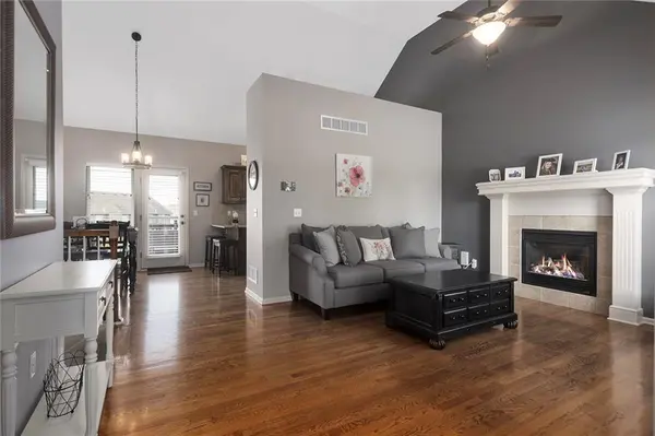 10904 N Manchester AVE, Kansas City, MO 64157