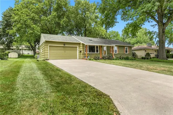 9900 E 77th ST, Raytown, MO 64138