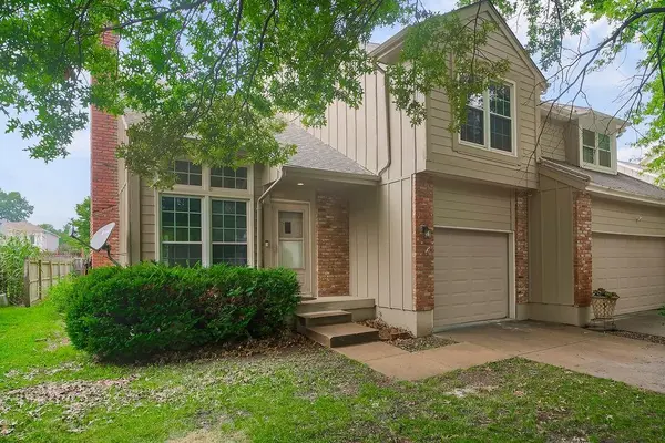 10740 W 115th ST, Overland Park, KS 66210