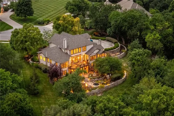 7435 Deer Ridge DR, Shawnee, KS 66227