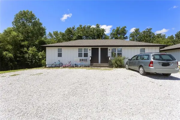 300 Oak ST, Freeman, MO 64746