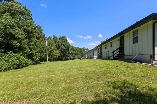 300 Oak ST, Freeman, MO 64746