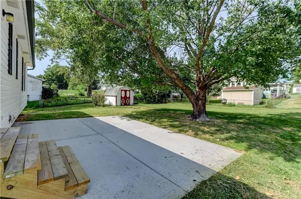 1604 N Emery ST, Independence, MO 64050