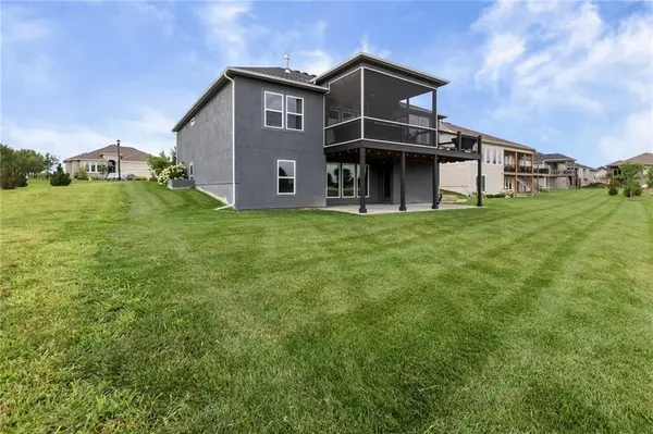 24736 W 112th ST, Olathe, KS 66061