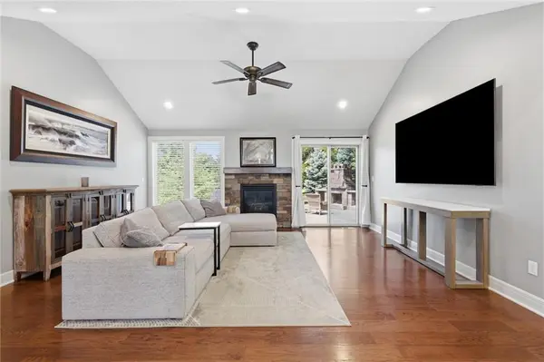 19505 W 110th ST, Olathe, KS 66061