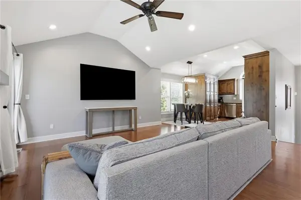19505 W 110th ST, Olathe, KS 66061