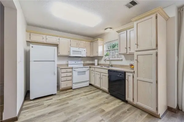 5604 NW Moonlight Meadow CT, Lee's Summit, MO 64064