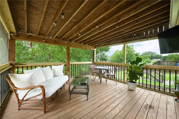 1603 Cove DR, Raymore, MO 64083
