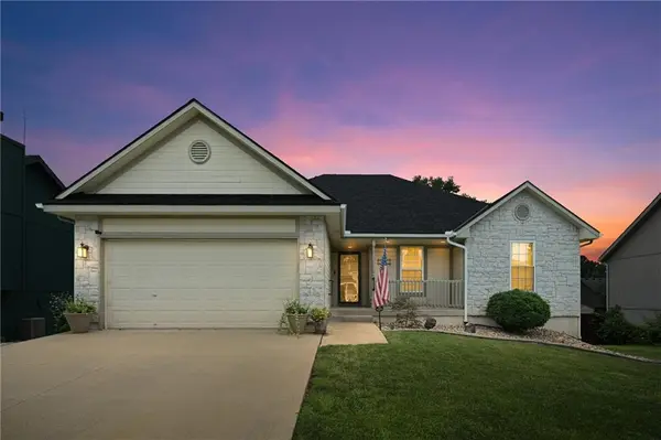 1603 Cove DR, Raymore, MO 64083
