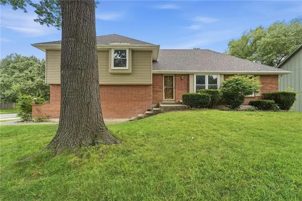 400 S NORMANDY DR, Olathe, KS 66061
