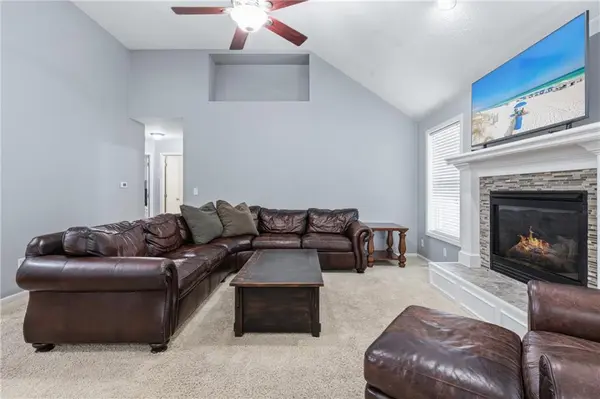 9101 NE 110th ST, Kansas City, MO 64157