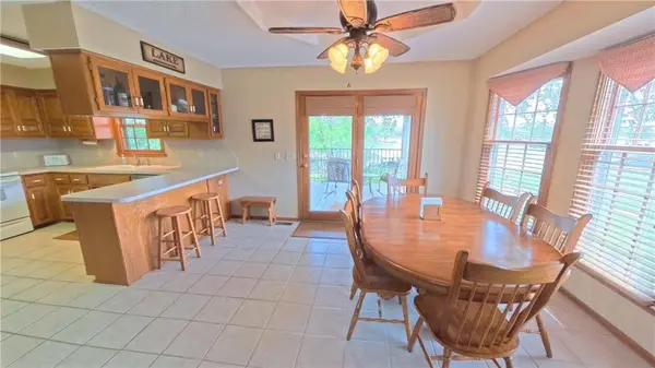 107 Lighthouse PT, Gallatin, MO 64640