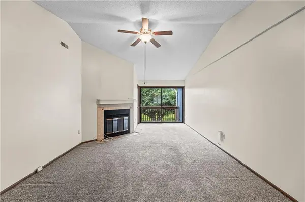 8143 Holmes RD #201, Kansas City, MO 64131