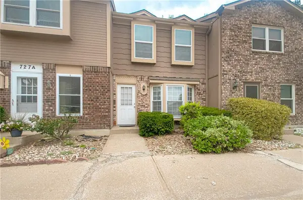 727 SW Liggett RD #B, Blue Springs, MO 64015