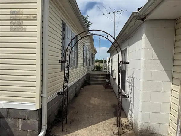 3317 Christie Lane RD, St Joseph, MO 64504