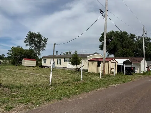 3317 Christie Lane RD, St Joseph, MO 64504
