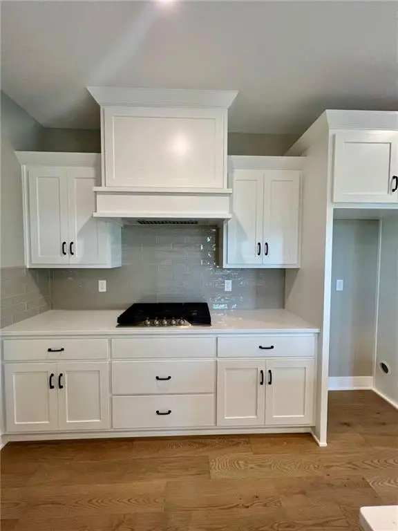 520 Skyview LN, Liberty, MO 64068