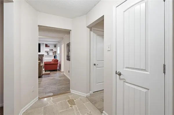 6901 W 101st TER, Overland Park, KS 66212