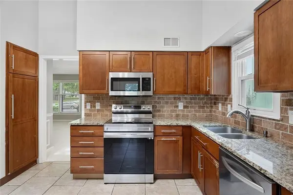 7806 Caenen ST, Lenexa, KS 66216
