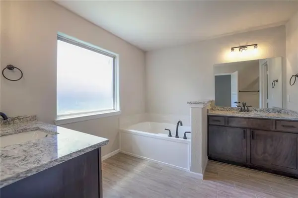 18535 W 195 TER, Spring Hill, KS KS