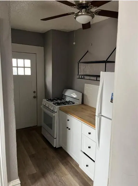 4105 Oak ST, Kansas City, MO 64111