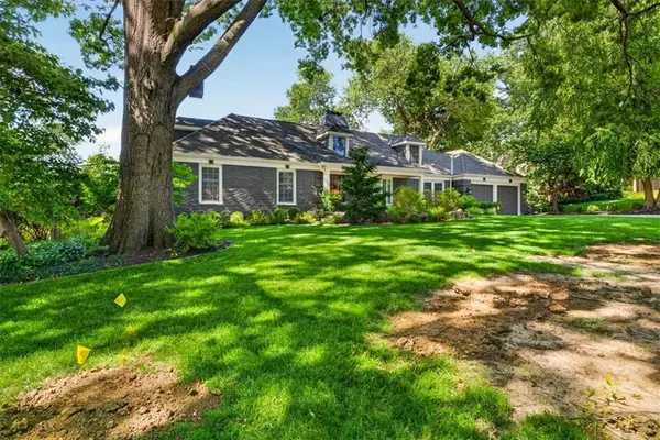 2800 W 68th ST, Mission Hills, KS 66208