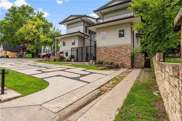 3820 Wyoming ST, Kansas City, MO 64111