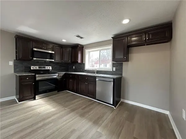 4703 N Hifner ST, Independence, MO 64058