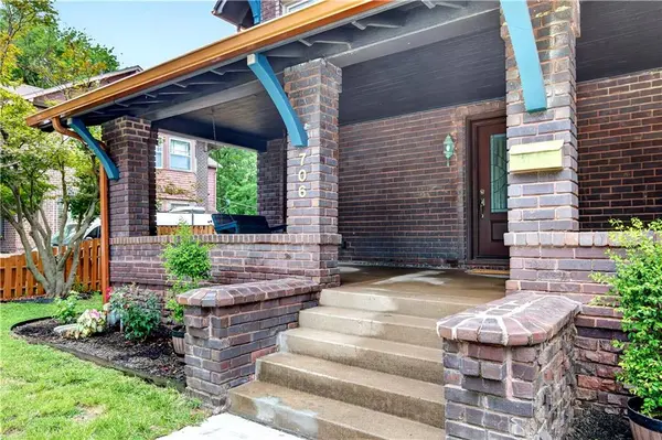 706 W 8th ST, Pittsburg, KS 66762