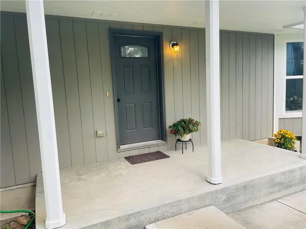1832 Cleveland TER, Leavenworth, KS 66048