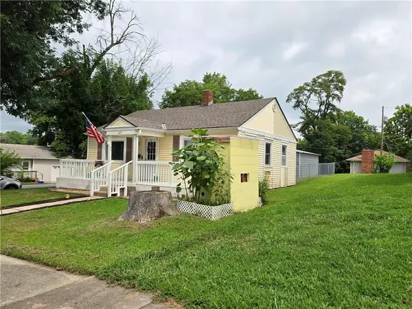 403 E 6th ST, Cameron, MO 64429