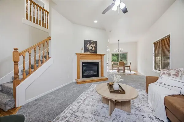 805 N Fieldstone DR, Lawrence, KS 66049