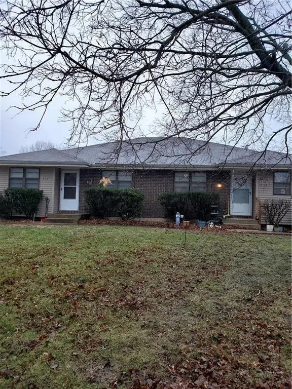 212-214 SW Westminister RD, Blue Springs, MO 64014