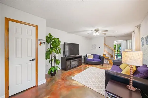 300-B N Buchanan ST, Olathe, KS 66061