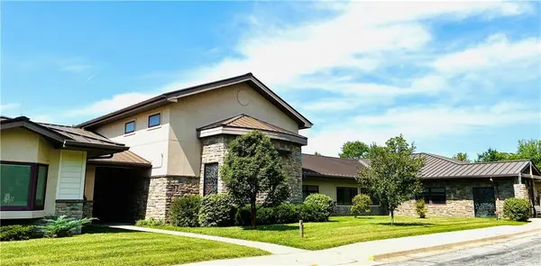 908 Franciscan WAY, Savannah, MO 64485