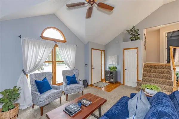 7022 N Hickory ST, Kansas City, MO 64118