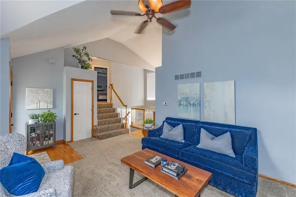 7022 N Hickory ST, Kansas City, MO 64118