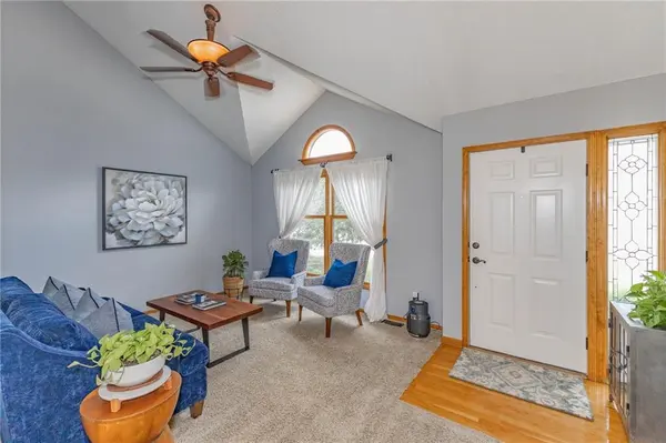 7022 N Hickory ST, Kansas City, MO 64118