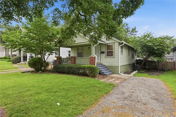 211 W 77th TER, Kansas City, MO 64114