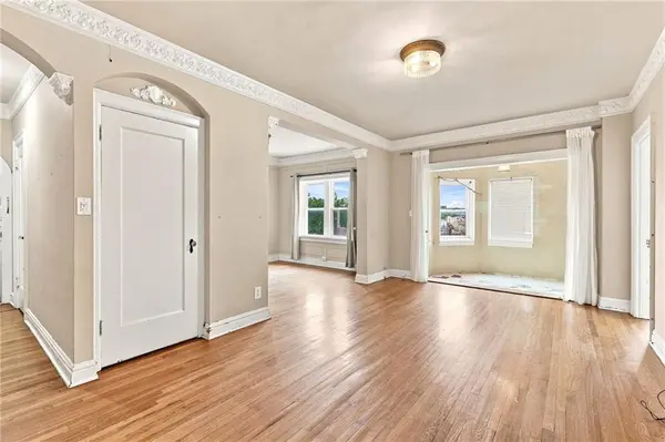 309 E Emanuel Cleaver BLVD #404, Kansas City, MO 64112