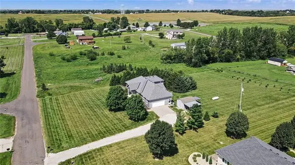 16502 Dana LN, Leavenworth, KS 66048