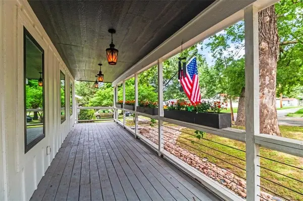 303 SW 2nd ST, Lee's Summit, MO 64063