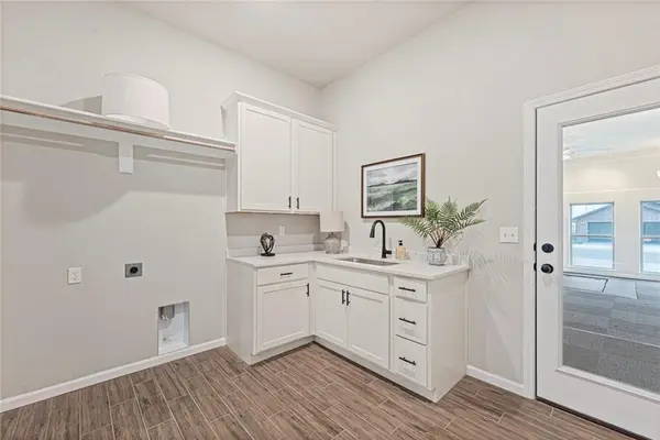 18510 W 195th TER, Spring Hill, KS 66083