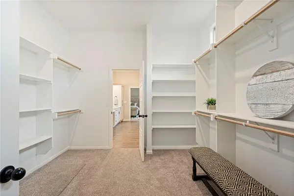 18510 W 195th TER, Spring Hill, KS 66083